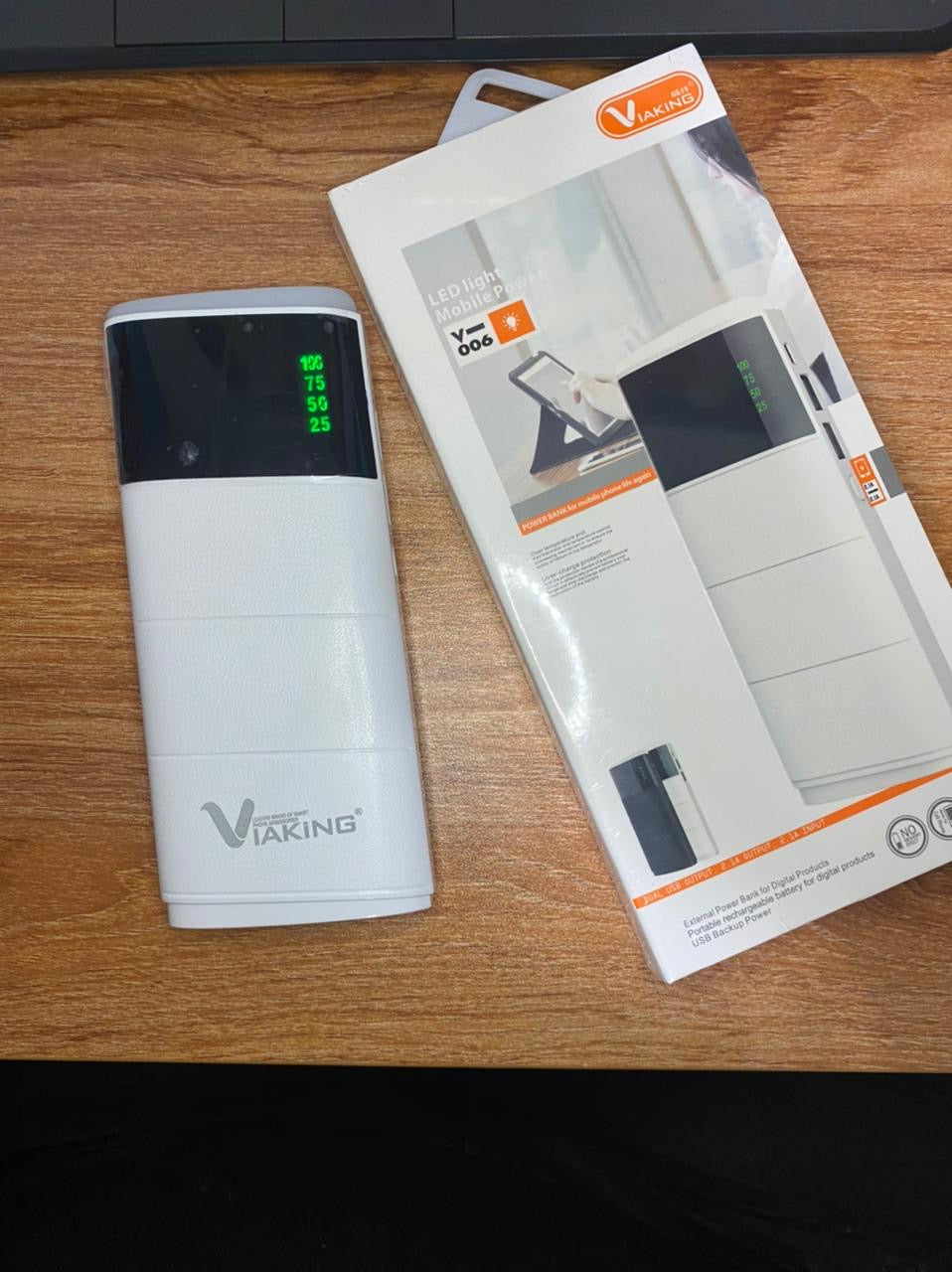 Cargador Inalámbrico 🛜 Con Linterna 
(POWER BANK)