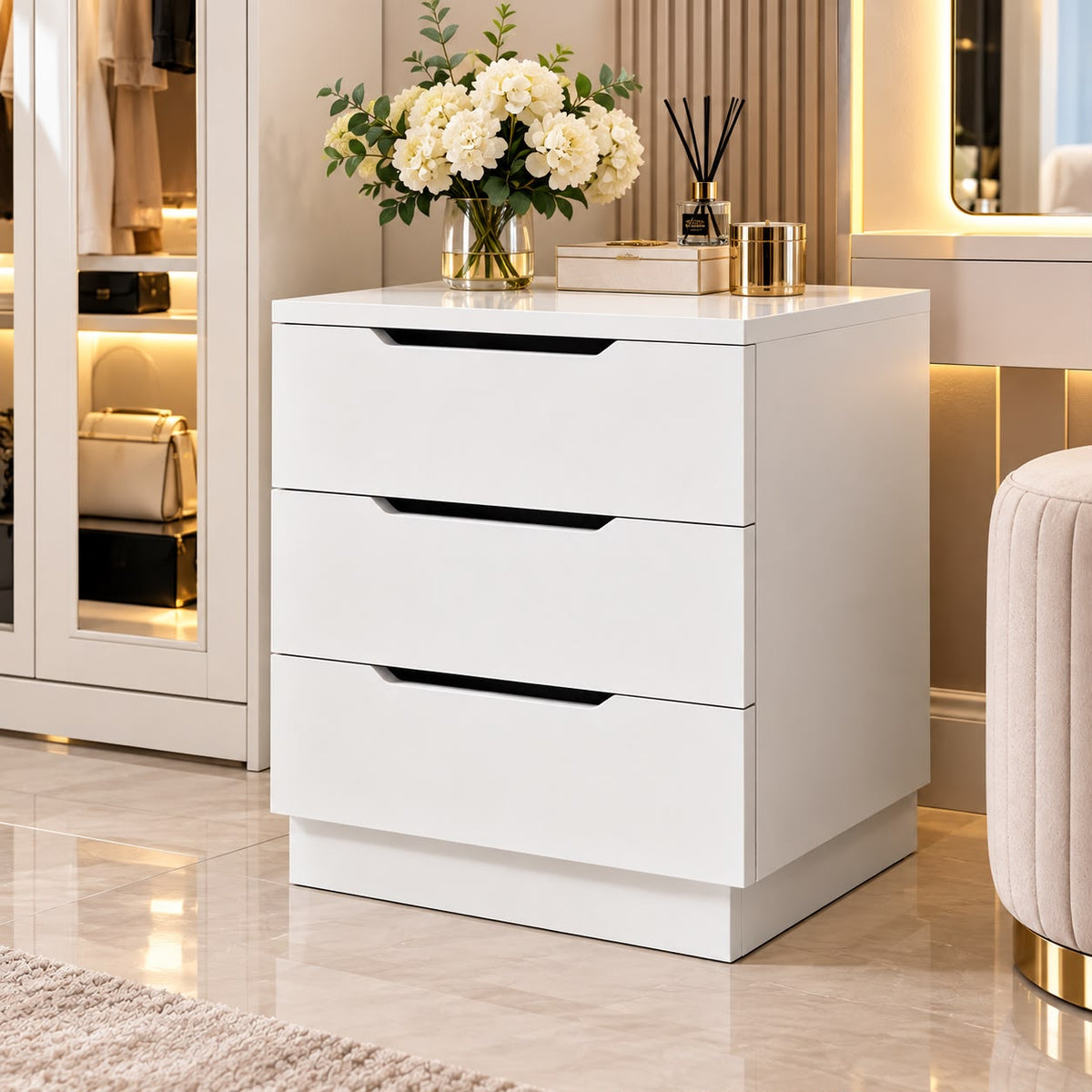 ✨🛏️ MESITA DE NOCHE DE 3 GAVETAS BLANCA – MÁS ORDEN, MÁS ESTILO Y MÁS ESPACIO EN TU HABITACIÓN ✨🛏️

🆔 Cod. 283275 BLANCO 

💰 RD$2,495 c/u.

📐 Medidas  (32x30x59cm)
