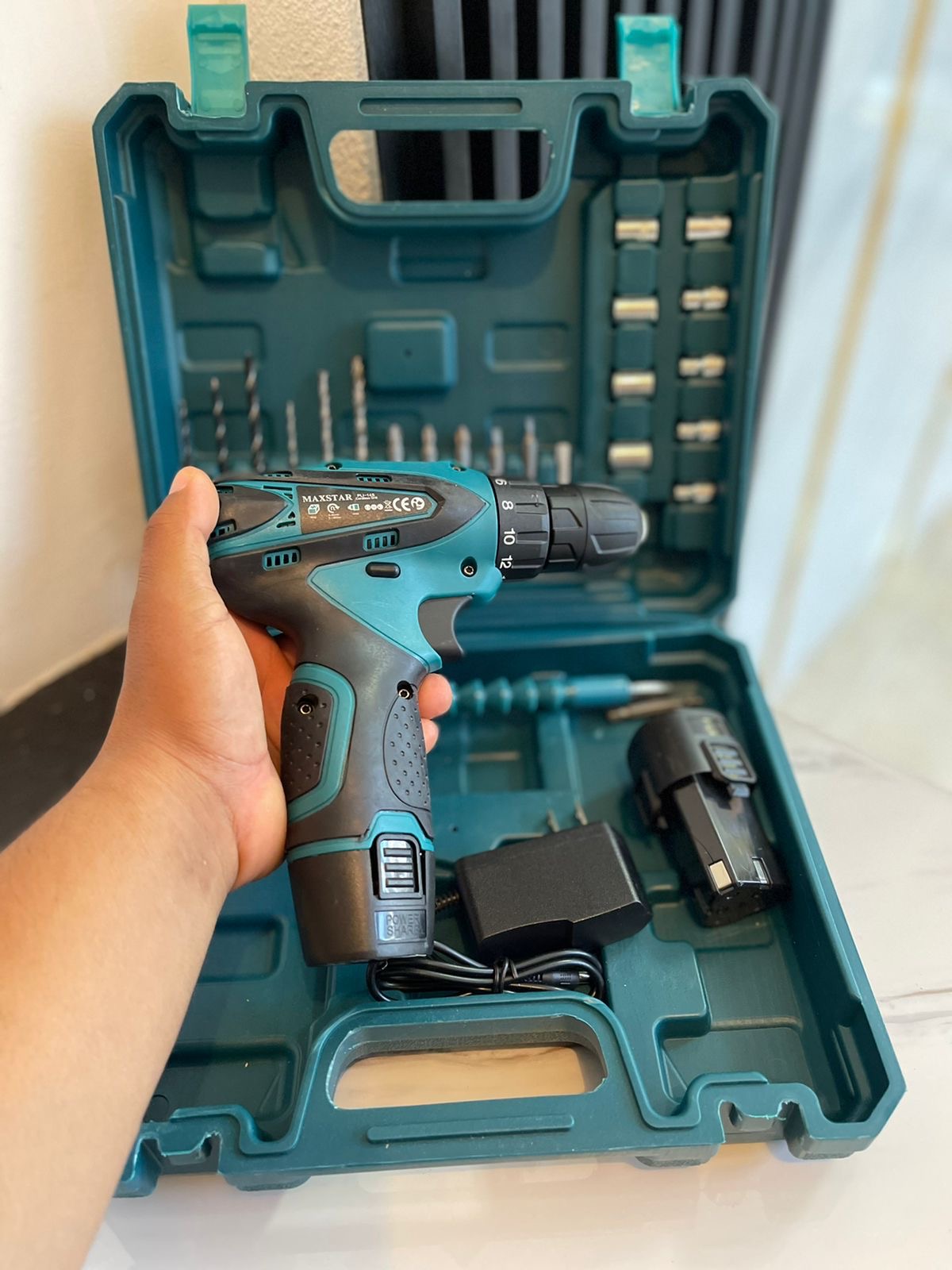 🔧 Taladro Destornillador Inalámbrico 12V con Estuche y Herramientas (Cod. JVM-57)

💰 RD$1,995