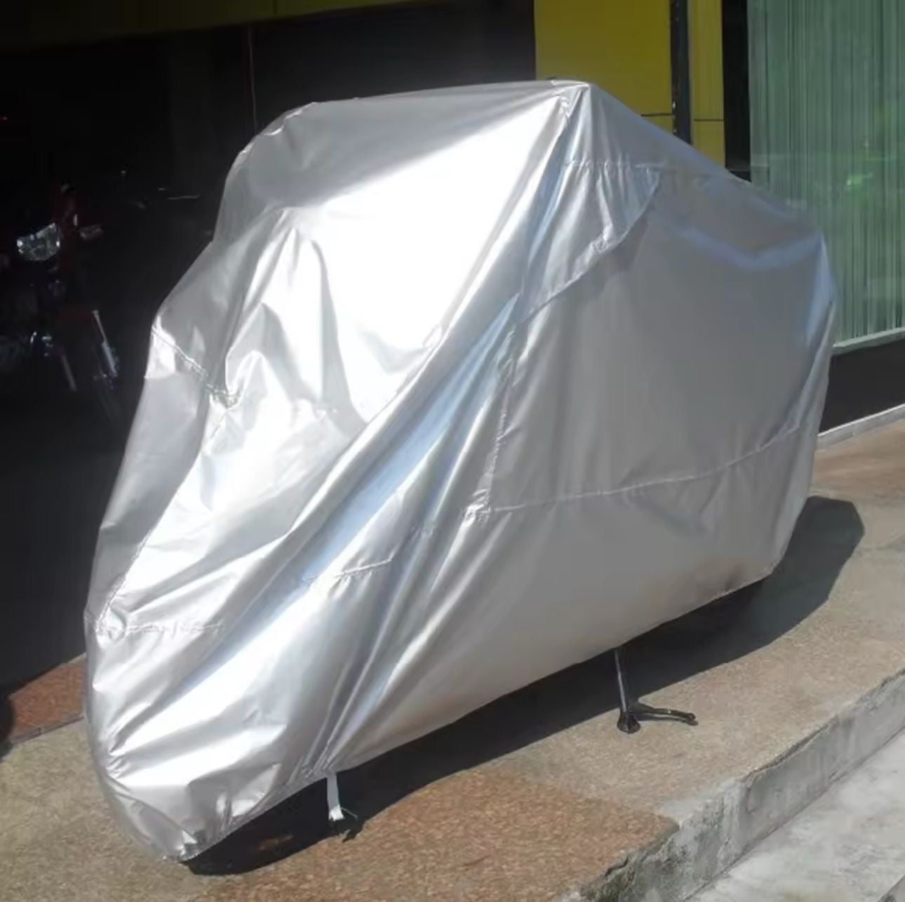 🏍️ CUBIERTA IMPERMEABLE PARA MOTO – TAMAÑO XL

💰 RD$995