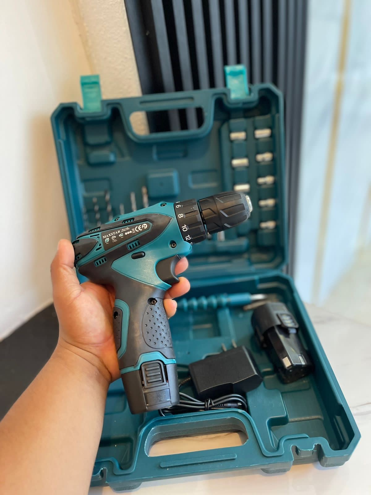 🔧 Taladro Destornillador Inalámbrico 12V con Estuche y Herramientas (Cod. JVM-57)

💰 RD$1,995