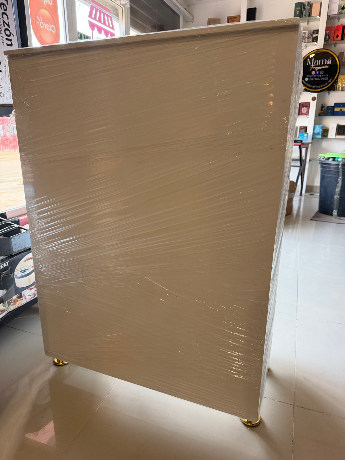 ✨🤍 Mostrador / Counter de Recepción Blanco 🤍✨
🆔(Cod.11)

💰RD$7,495 

- Medidas: 80cm Ancho 110cm Altura x 42cm 
- ⁠Material Hidrofugo (Armado)