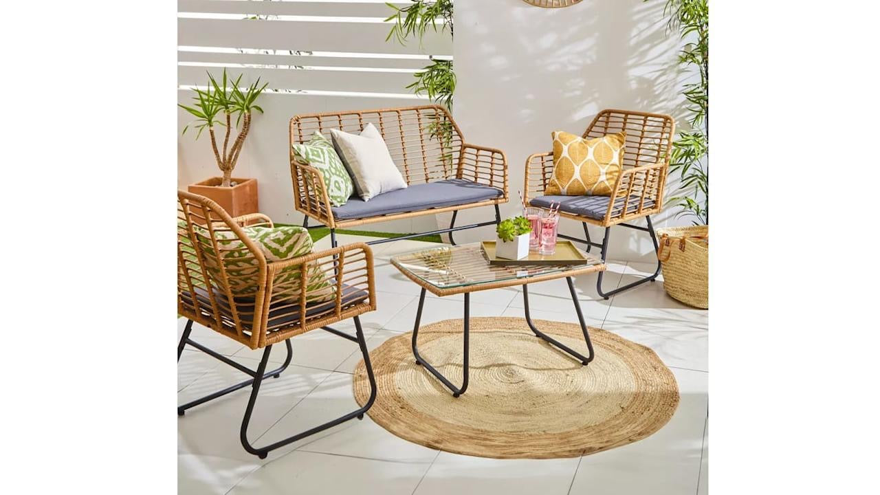 🪑 Sofá Moderno de Interior y Exterior en Ratán Sintético Color Crema 
💰RD$22,495