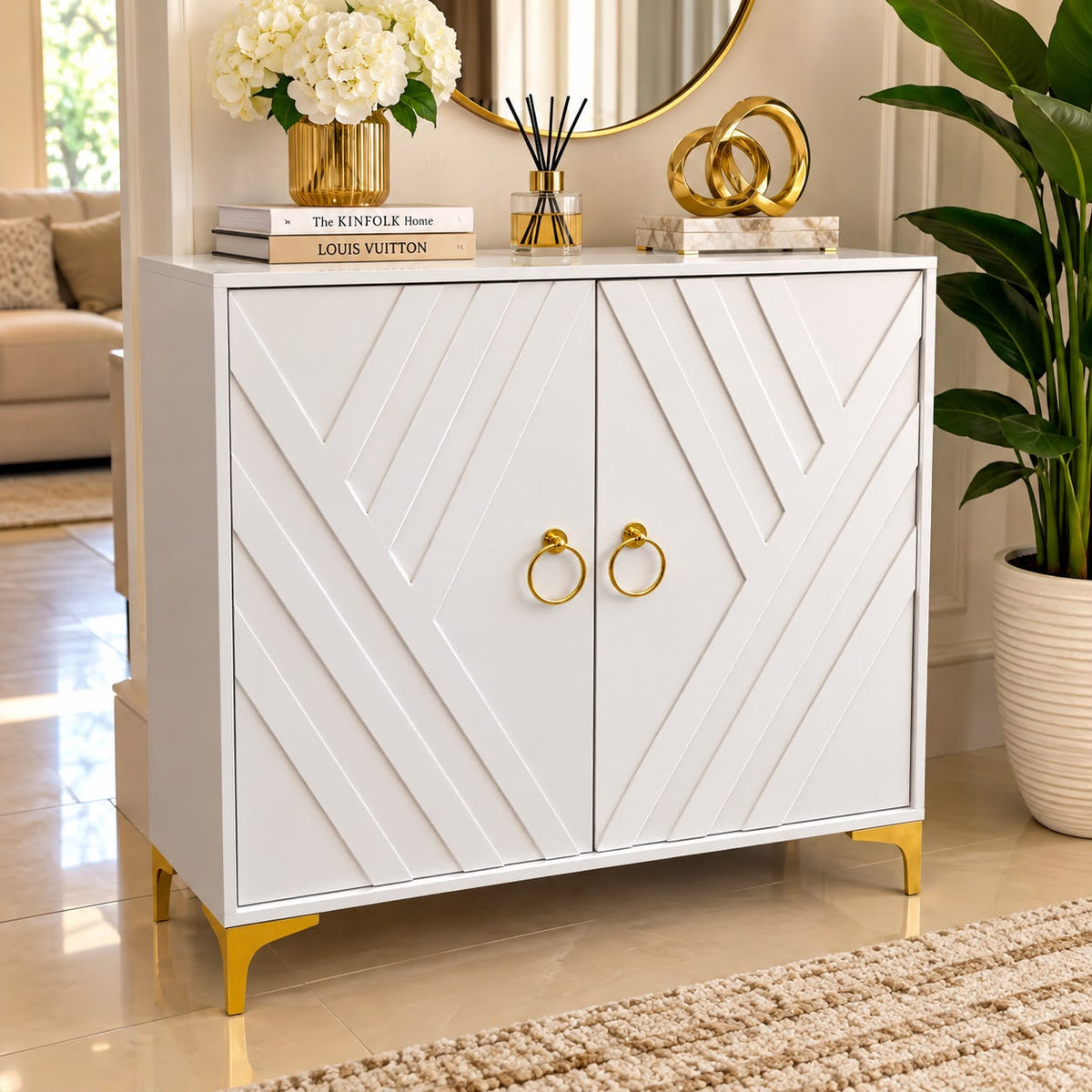 🤍✨ CREDENZA DECORATIVA PREMIUM – ELEGANCIA, ORGANIZACIÓN Y LUJO PARA TU HOGAR ✨🏡 

🆔(Cod. 043)

📏 MEDIDAS DEL GABINETE:
📐 Alto: 80 cm
📐 Ancho: 75 cm
📐 Profundidad: 35.5 cm

💰RD$7,995 

- Material Hidrofugo (ARMADA)
