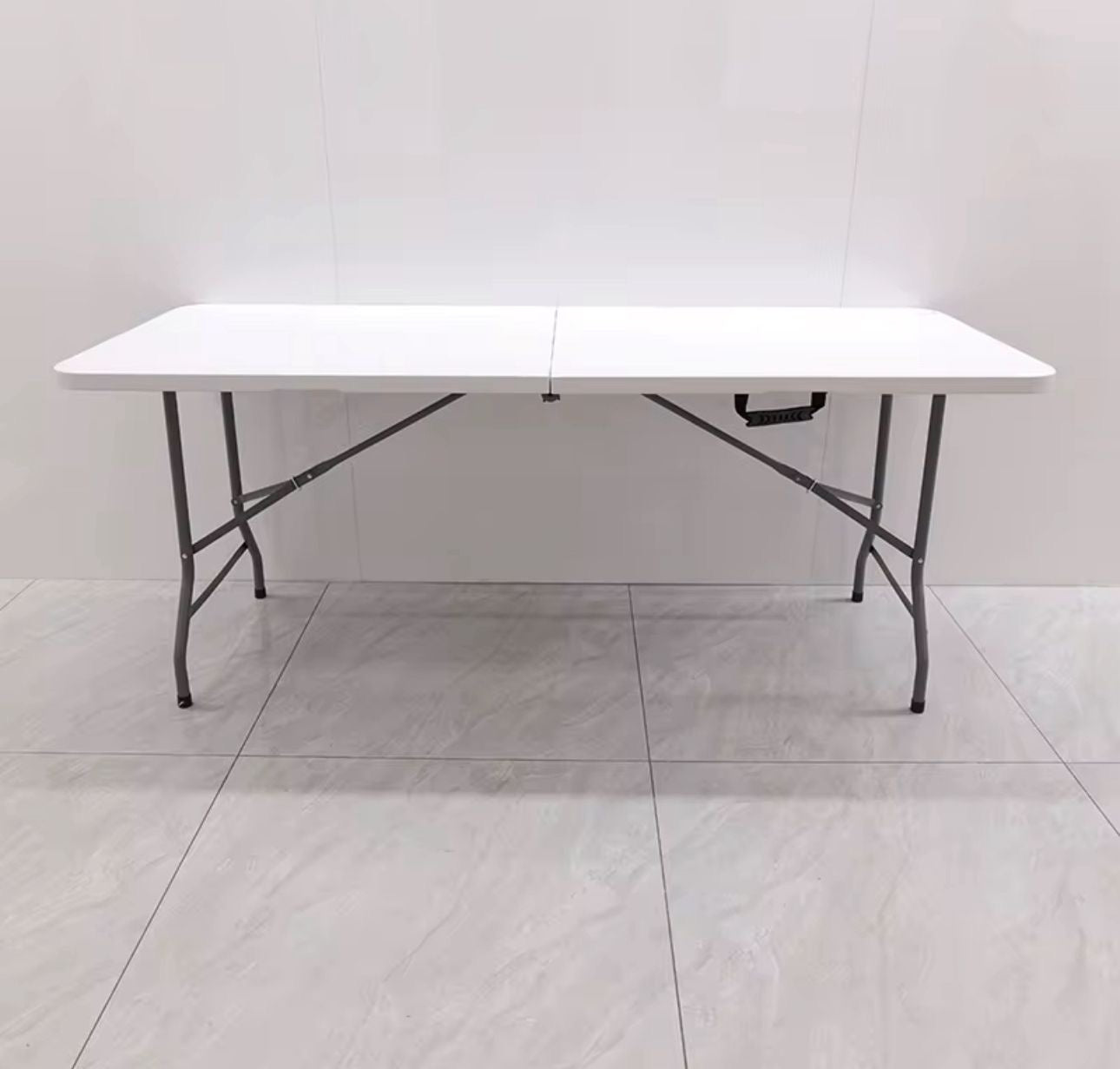 Mesa Plástica Plegable Rectangular (1.5m) (77 x 71*7.5 cm)