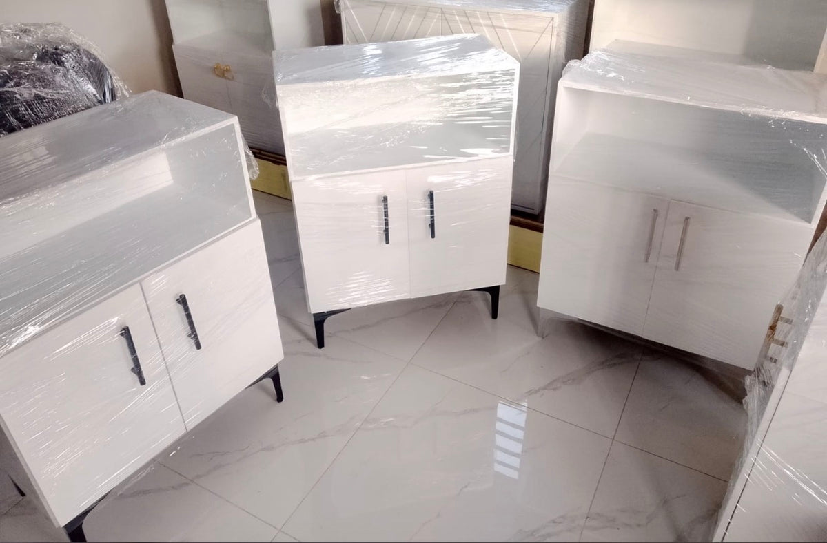 ☕✨ MUEBLE PARA ESTACIÓN DE CAFÉ – ¡ELEGANCIA Y ORGANIZACIÓN EN UN SOLO LUGAR! 🤍🏡 (Cod. 🆔 0115 BLANCA).                 💰 ¡SOLO RD$5,995! 🔥